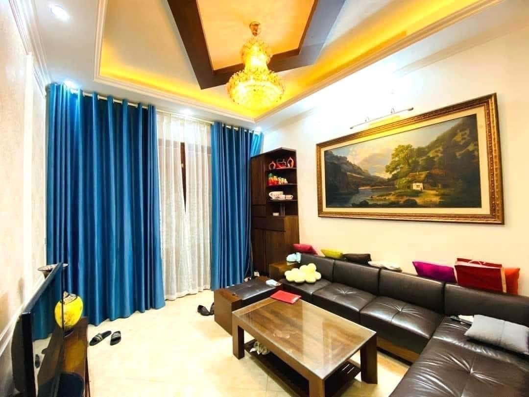 Duy nhất 1 căn  Đại La Hai Bà Trưng 33m 5 tầng 3 mặt thoáng gần ô tô gần phố ở ngay nhỉnh 4 tỷ lh 0817606560