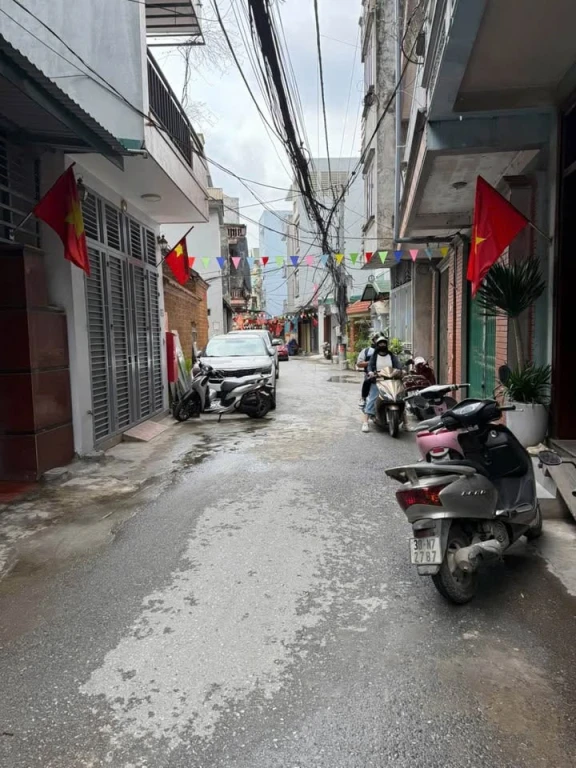 BÁN ĐẤT TẶNG NHÀ 4 TẦNG MỚI – SỞ HỮU NGAY TỔ ẤM TRONG MƠ TẠI TRUNG TÂM THỊ TRẤN QUỐC OAI