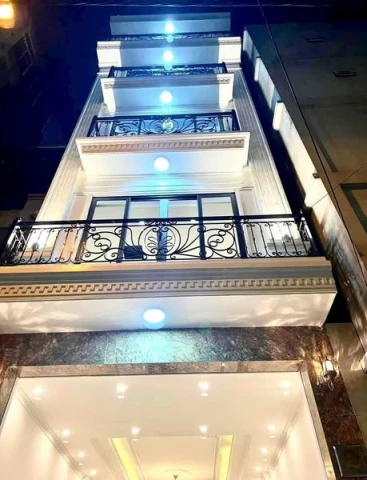 TRUNG TÂM HBT - NHÀ XÂY MỚI 6 TẦNG THANG MÁY _ LÔ GÓC - FULL CÔNG NĂNG - QUÁ HIẾM TRONG PHÂN KHÚC 9.X TỶ