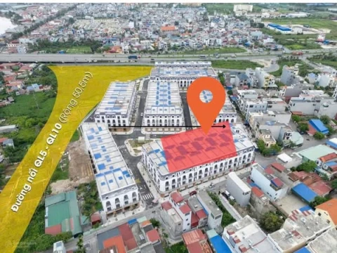 - Nhà dân xây, khe thoáng trong nhà nên tất cả các phòng đều thoáng.