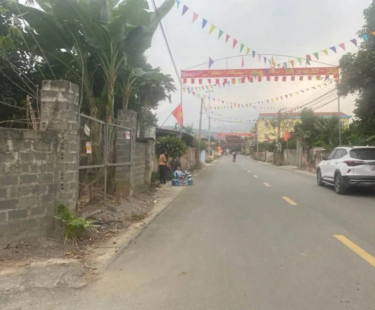 BÁN ĐẤT 180m² – TRỤC CHÍNH XÃ SUỐI HAI (TẢN LĨNH CŨ), HUYỆN BA VÌ, HÀ NỘI – VỊ TRÍ SIÊU ĐẸP, HỢP NHÀ ĐẦU TƯ