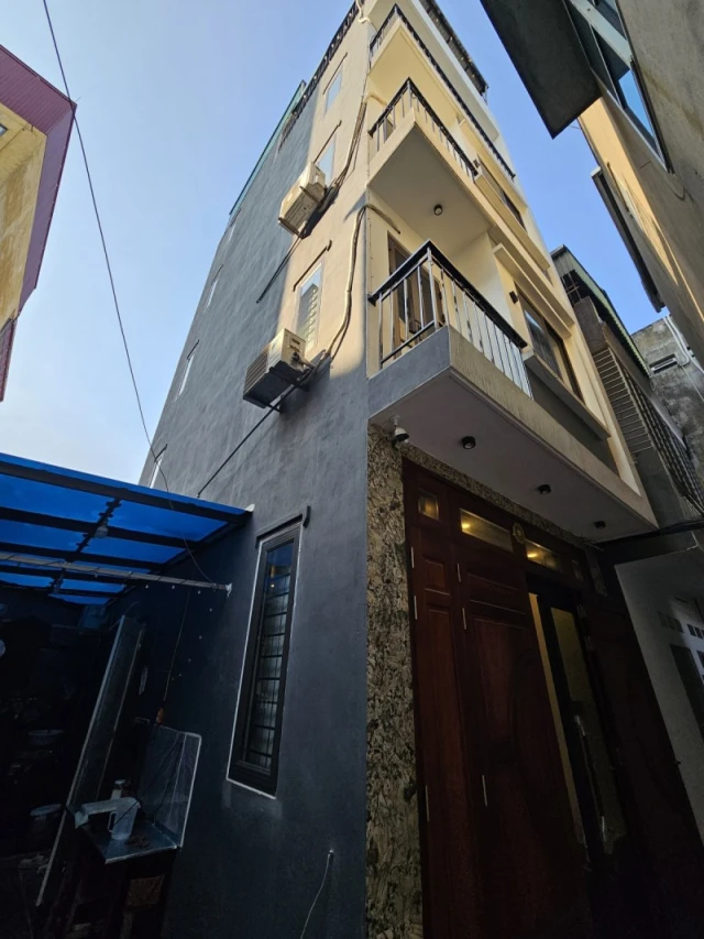 Bán nhà Bát Khối,Cổ Linh 5 tầng,60m,mt5.8m full nội thất nhỉnh 8 tỷ