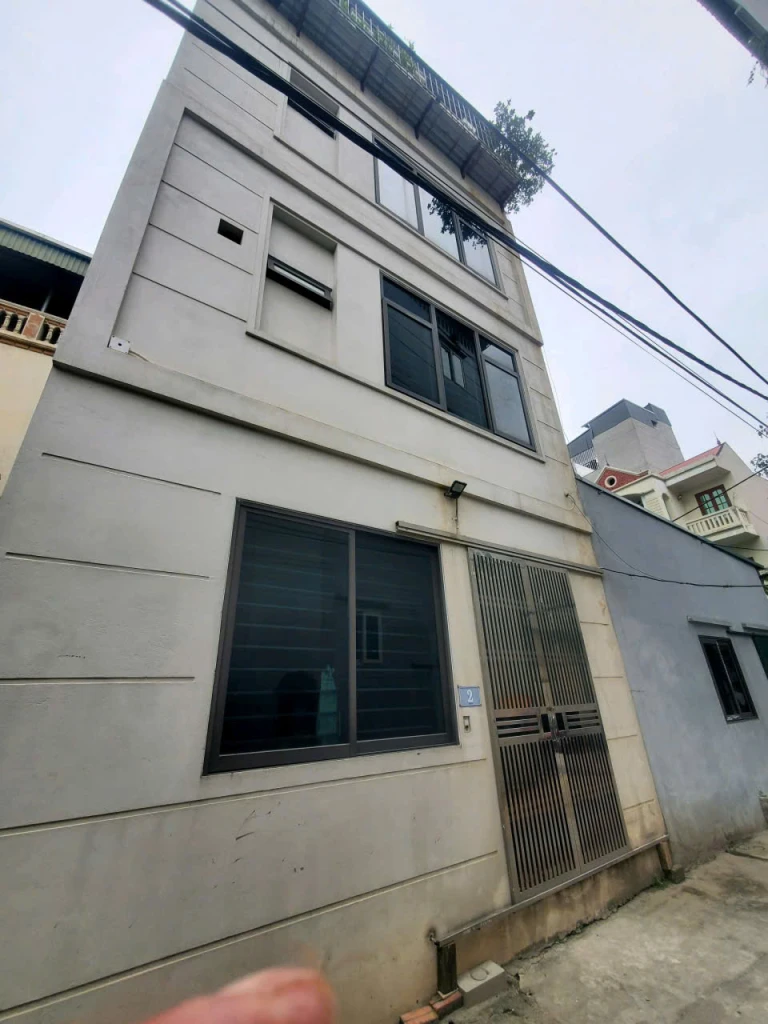 Bán nhà Bát Khối,Cổ Linh 4 tầng,35m,mt6m oto vào nhà nhỉnh 7 tỷ