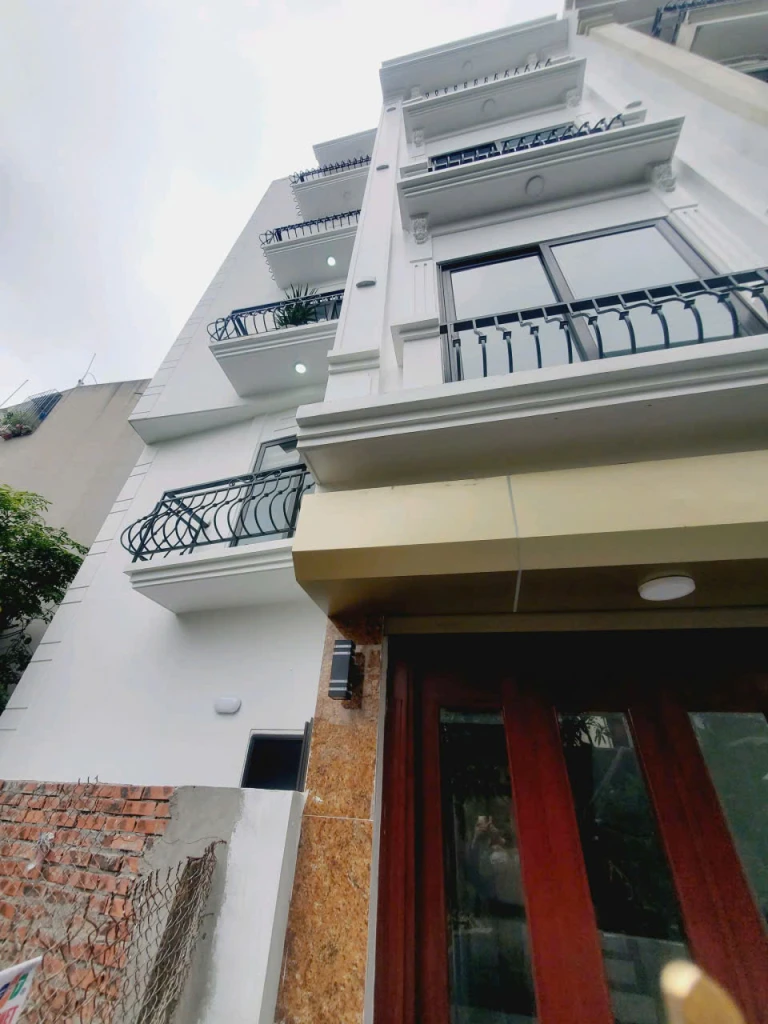 Bán nhà Bát Khối,Long Biên 6 tầng,50m,mt6m oto đỗ cửa nhỉnh 8 tỷ