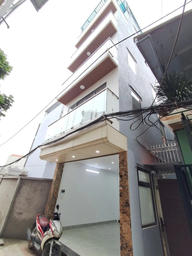 Bán nhà Bát Khối,Long Biên 6 tầng,53m,mt4m oto vào nhà nhỉnh 11 tỷ