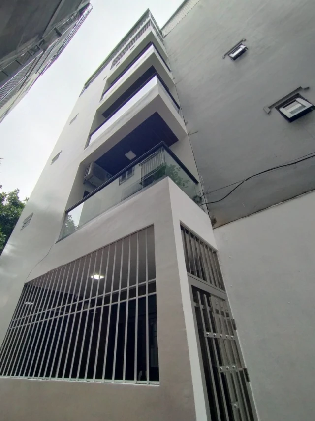 Bán nhà Bồ Đề,Long Biên 6 tầng,48m,mt5.7m gần cầu,full đồ nhỉnh 11 tỷ