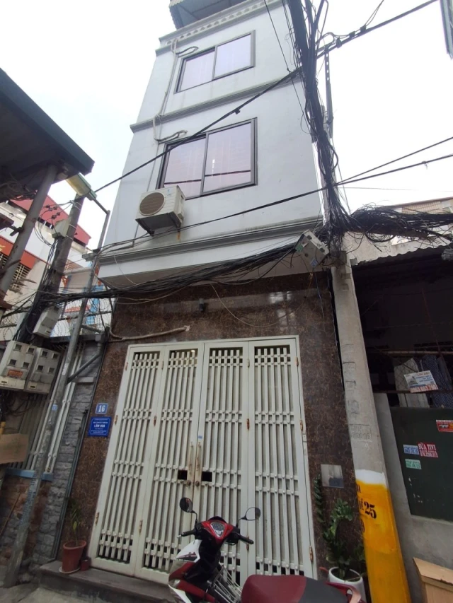Bán nhà Bồ Đề,Long Biên 4 tầng,30m,mt3.6m oto đỗ cửa nhỉnh 7 tỷ