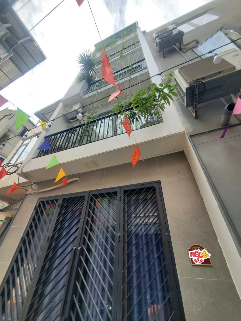 Bán nhà Bát Khối,Cổ Linh 5 tầng,40m,mt3.8m oto đỗ cửa nhỉnh 8 tỷ