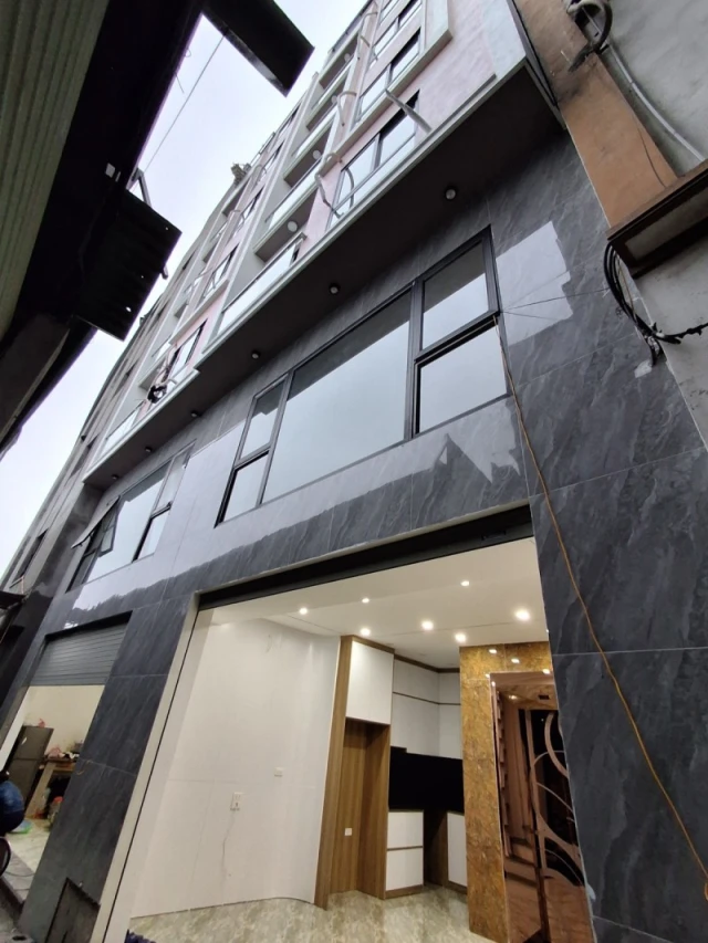 Bán nhà Cổ Linh,Long Biên 7 tầng,35m,mt5.2m oto đỗ cổng nhỉnh 8 tỷ