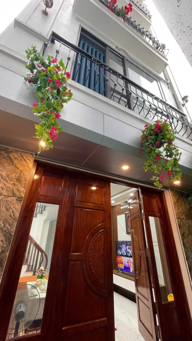 Bán nhà Đàm Quang Trung,Long Biên 5 tầng,33,mt4.5m gần phố nhỉnh 6 tỷ