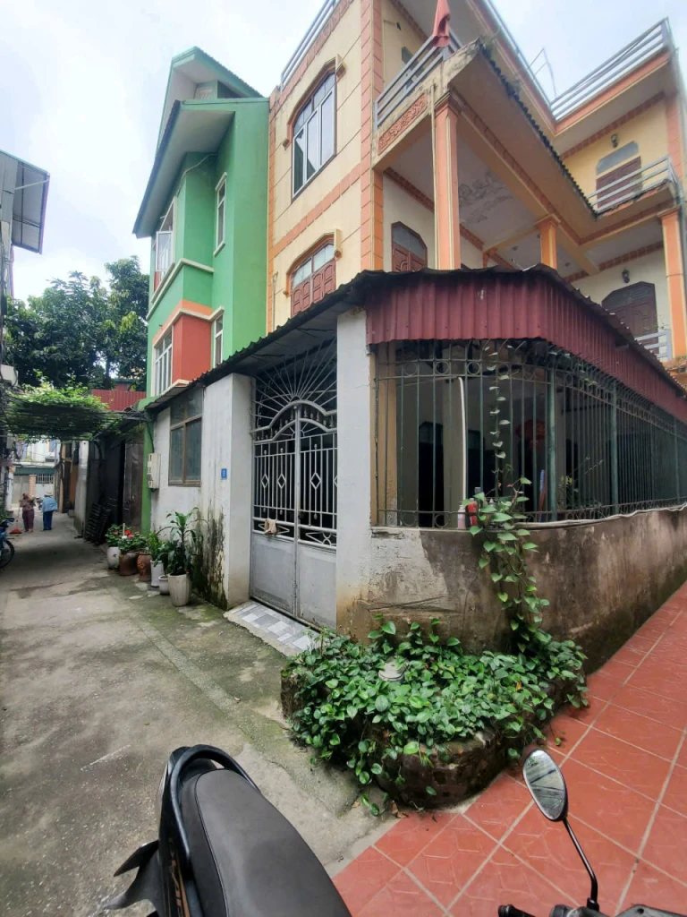 Bán nhà Đàm Quang Trung,Long Biên 3 tầng,105m,mt7m oto vào nhà nhỉnh 20 tỷ