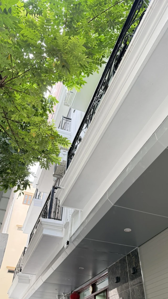 Bán nhà Hồng Tiến,Long Biên 7 tầng,37m,mt4.7m oto đỗ cổng nhỉnh 11 tỷ