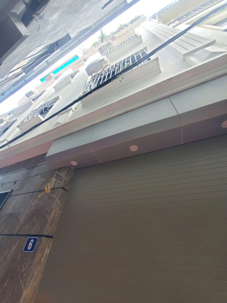 Bán nhà Ngọc Lâm,Long Biên 6 tầng,33m,mt6.3m oto đỗ bờ hồ nhỉnh 8 tỷ