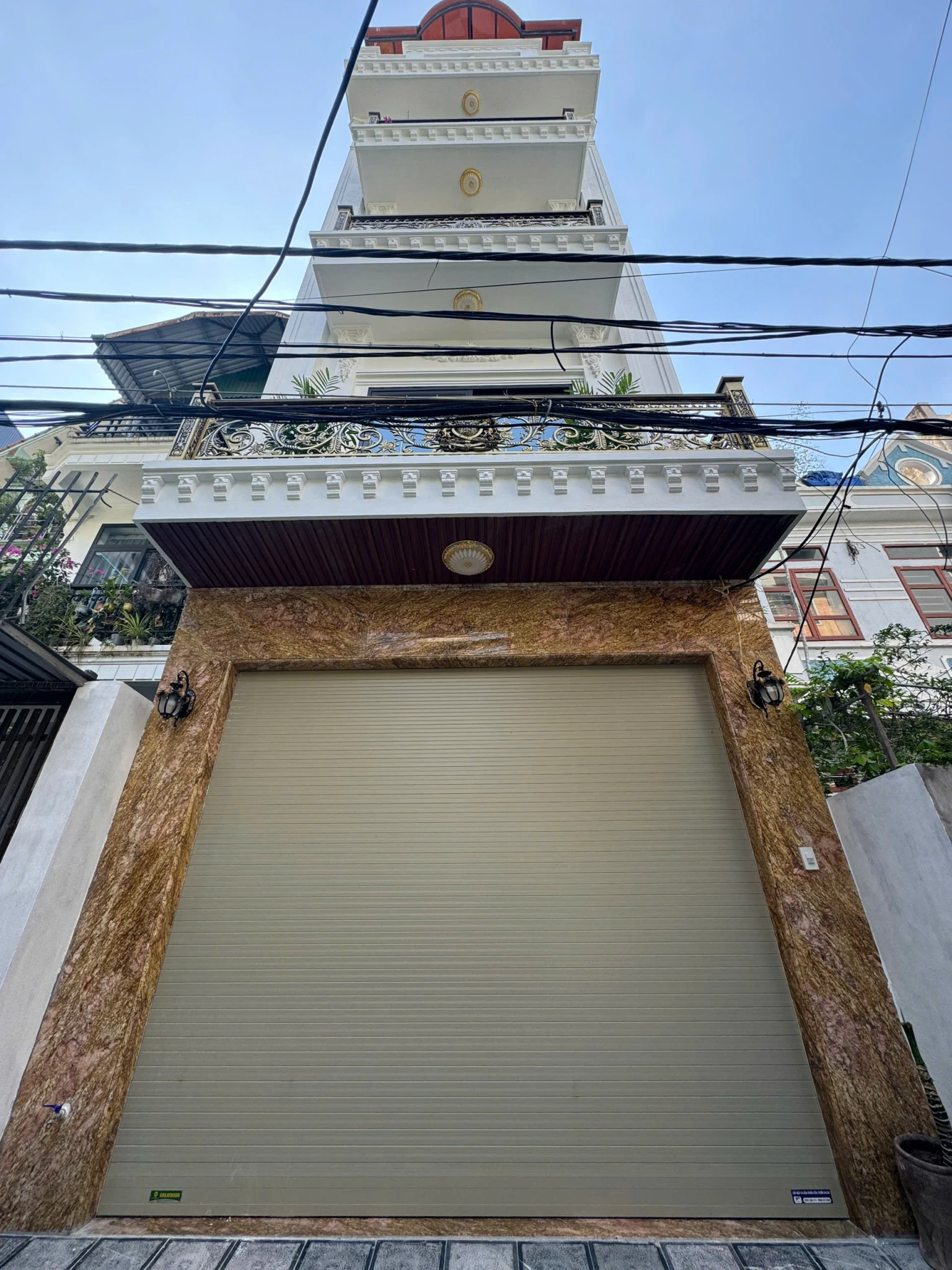 Bán nhà Ngọc Thuỵ,Long Biên 5 tầng,90m2,Mt4.5m,gara 2 oto,ngõ oto thông nhỉnh 22 tỷ