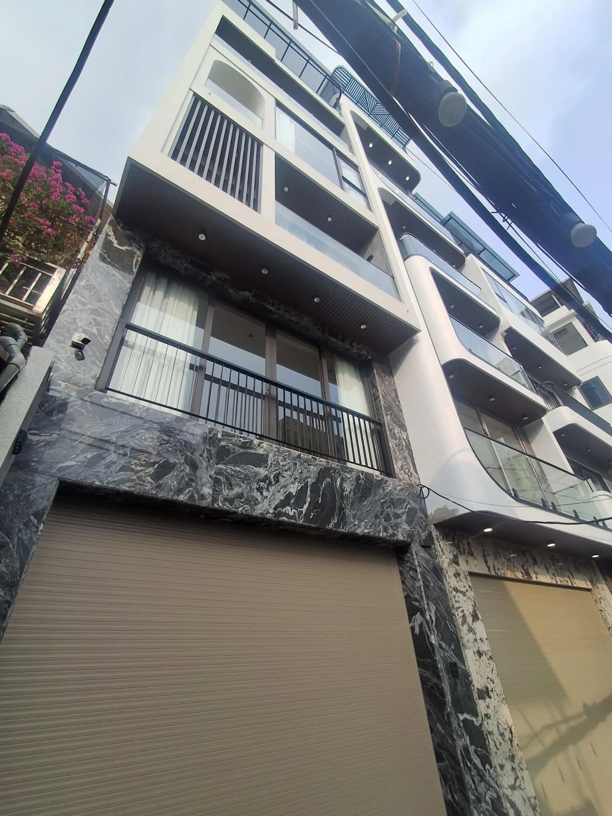 Bán nhà Ngọc Thuỵ,Long Biên 7 tầng,52m,mt5m oto vào nhà nhỉnh 14 tỷ