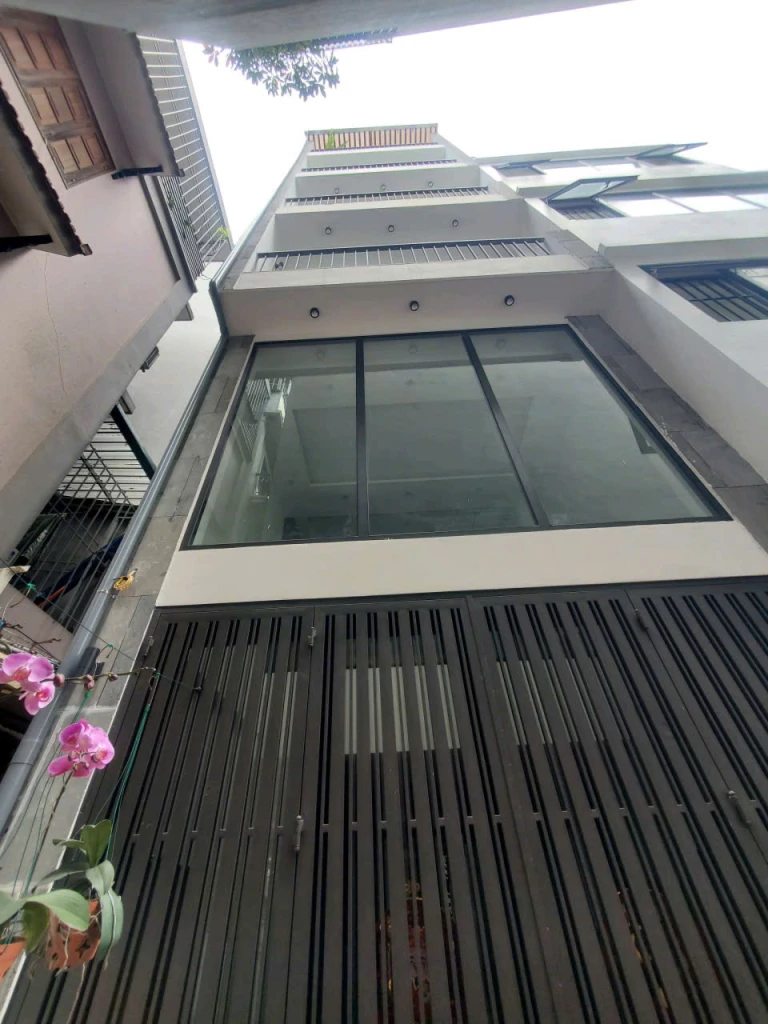 Bán nhà Ngọc Thuỵ,Long Biên 6 tầng,50m,mt4.5m oto đỗ cổng nhỉnh 12 tỷ