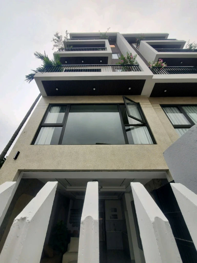 Bán nhà Ngọc Thuỵ,Long Biên 5 tầng,66m,mt5m gần phố nhỉnh 11 tỷ