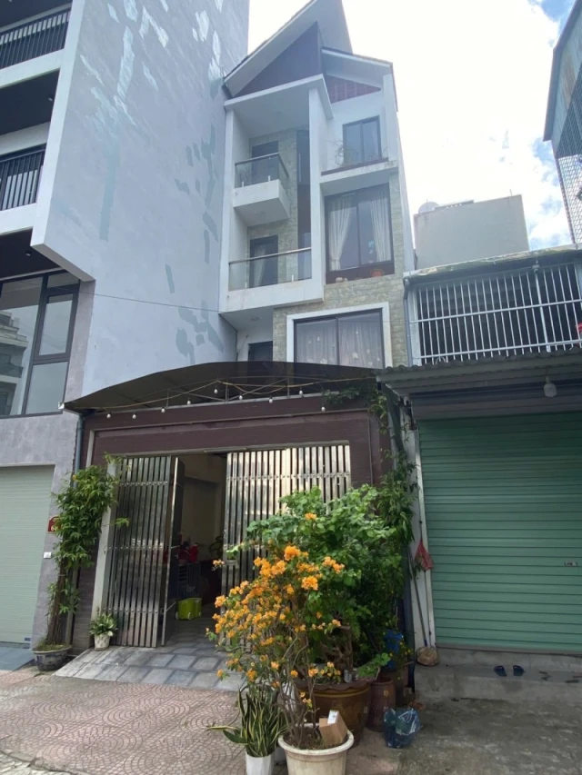 Bán nhà mặt hồ Ngọc Thuỵ,Long Biên 4 tầng,85m,mt4.9m vỉa hè,oto tránh nhỉnh 23 tỷ