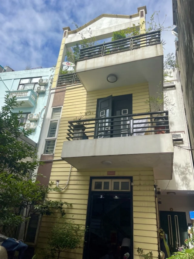 Bán nhà Nguyễn Văn Cừ,Long Biên 3 tầng,120m,mt6.5m rất gần phố nhỉnh 15 tỷ