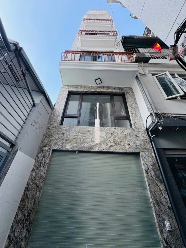 Bán nhà Phố Trạm,Long Biên 6 tầng,37m oto đỗ cổng nhỉnh 7 tỷ