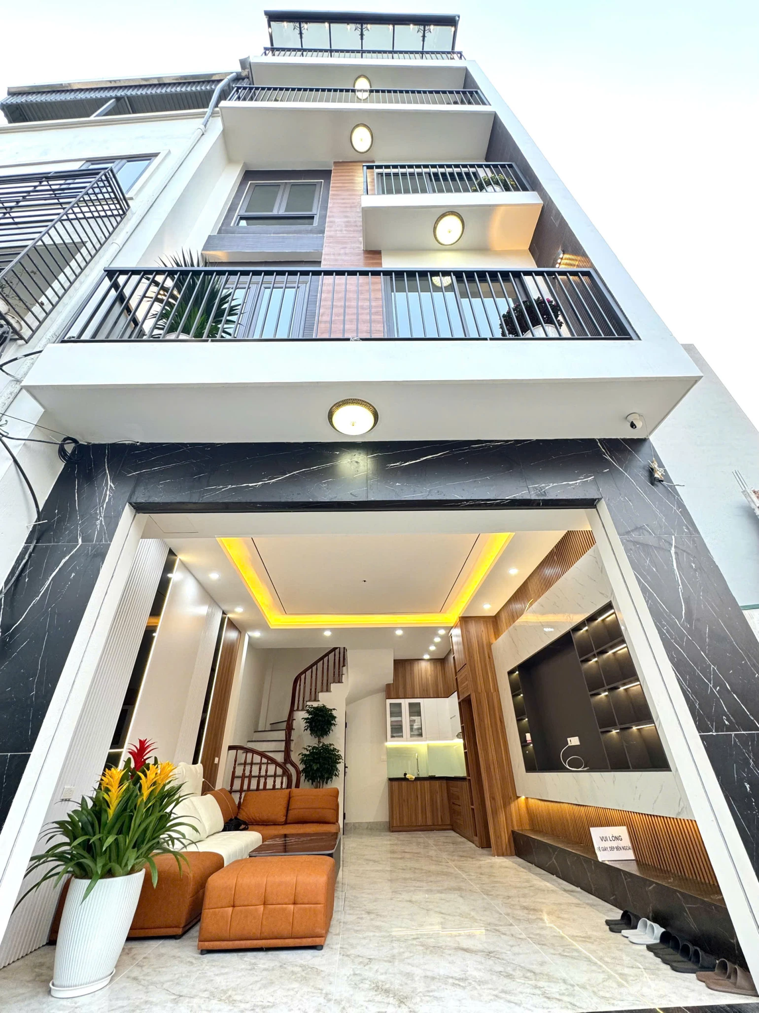 Bán nhà Phúc Lợi,Long Biên 5 tầng,40m,mt4.7m oto vào nhà nhỉnh 7 tỷ