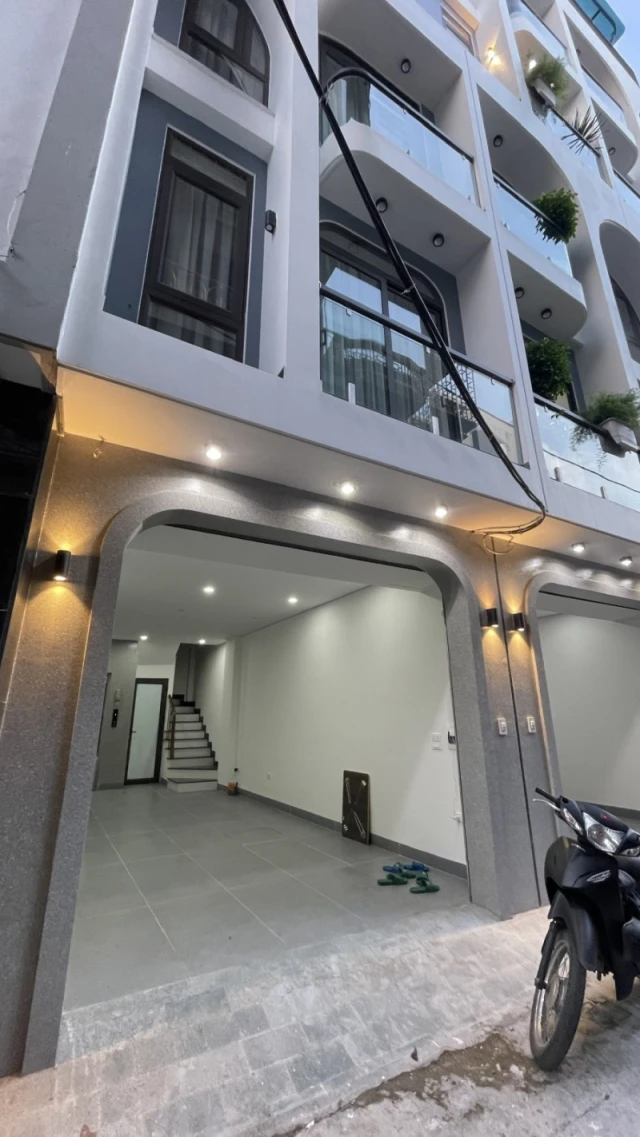 Bán nhà Thạch Bàn,Long Biên 6 tầng,40m oto vào nhà nhỉnh 10 tỷ