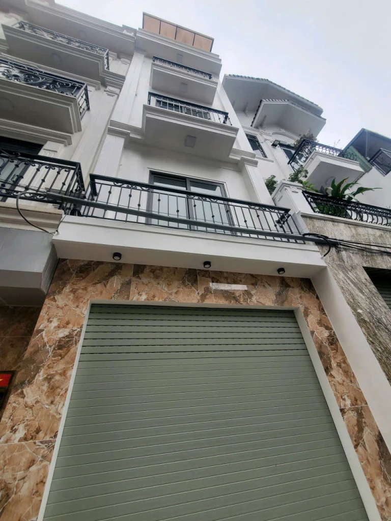 Bán nhà Thạch Bàn,Long Biên 5 tầng,44m oto đỗ cổng nhỉnh 8 tỷ