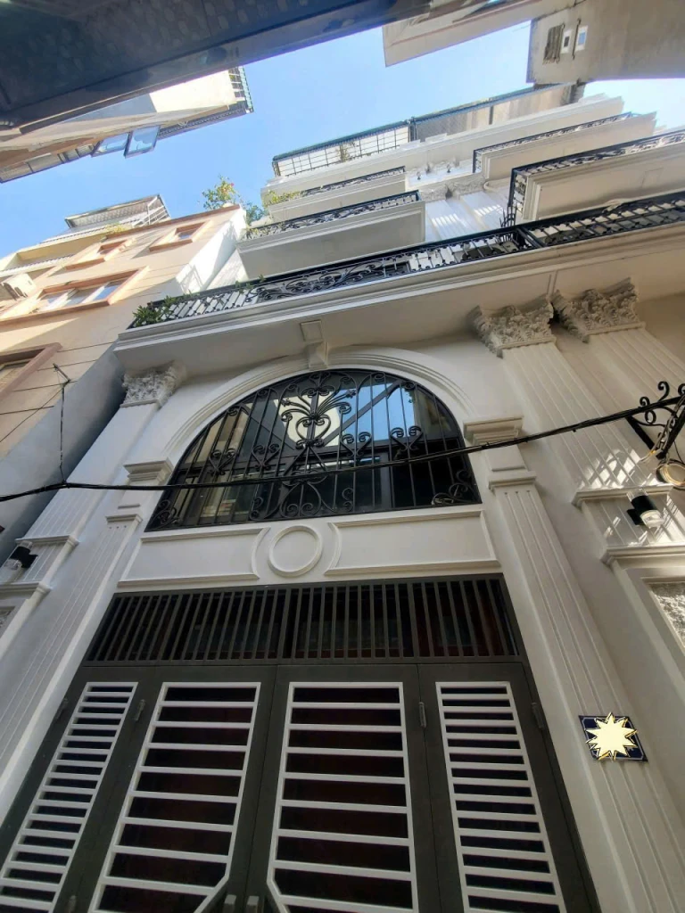 Bán nhà Thạch Bàn,Long Biên 6 tầng,42m,mt5m oto đỗ cửa nhỉnh 9 tỷ