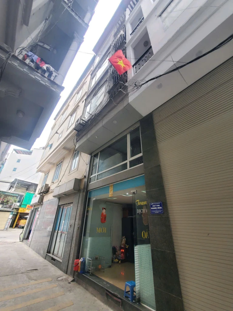 Bán nhà Trường Lâm,Long Biên 5 tầng,35m,mt4m oto vào nhà nhỉnh 9 tỷ