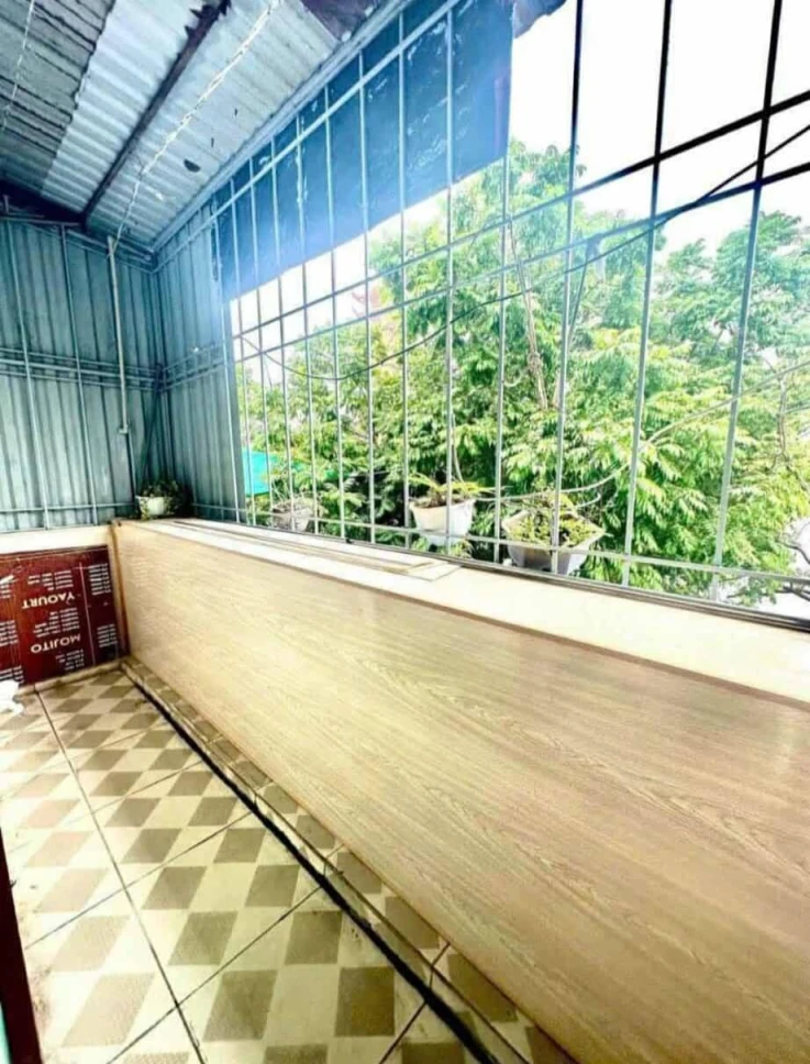 342#Gia đình e cần nhượng lại căn nhà nhỏ Phố Hoàng Minh Thảo 3 tầng chỉ 780tr .