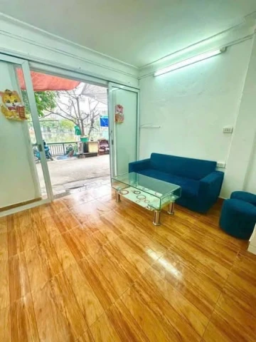 342#Gia đình e cần nhượng lại căn nhà nhỏ Phố Hoàng Minh Thảo 3 tầng chỉ 780tr .