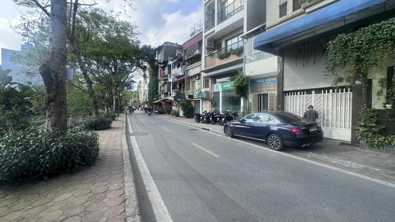 Cần Bán Nhà Bờ Sông Sét : XÂY MỚI - LÔ GÓC 2 THOÁNG – 10M RA PHỐ – HAI MẶT NGÕ – THANG MÁY – VỈA HÈ RỘNG – KINH DOANH ĐỈNH