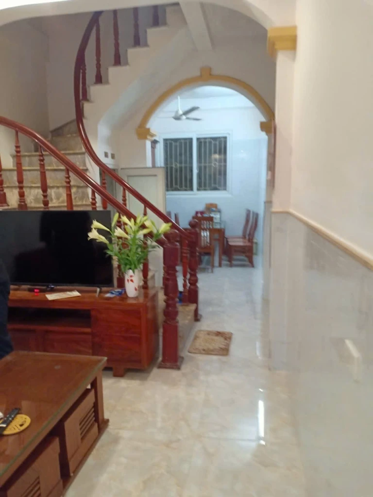 Dân Xây - Mặt Ngõ Nông - Vài Bước Ra Ô Tô  - Mặt Tiền Rộng -  Full Nội Thất