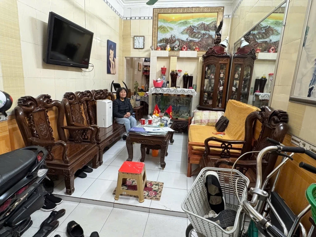 LÔ GÓC 2 THOÁNG – Ô TÔ ĐỖ CỔNG – GẦN HỒ ĐỀN LỪ – TẶNG FULL NỘI THẤT