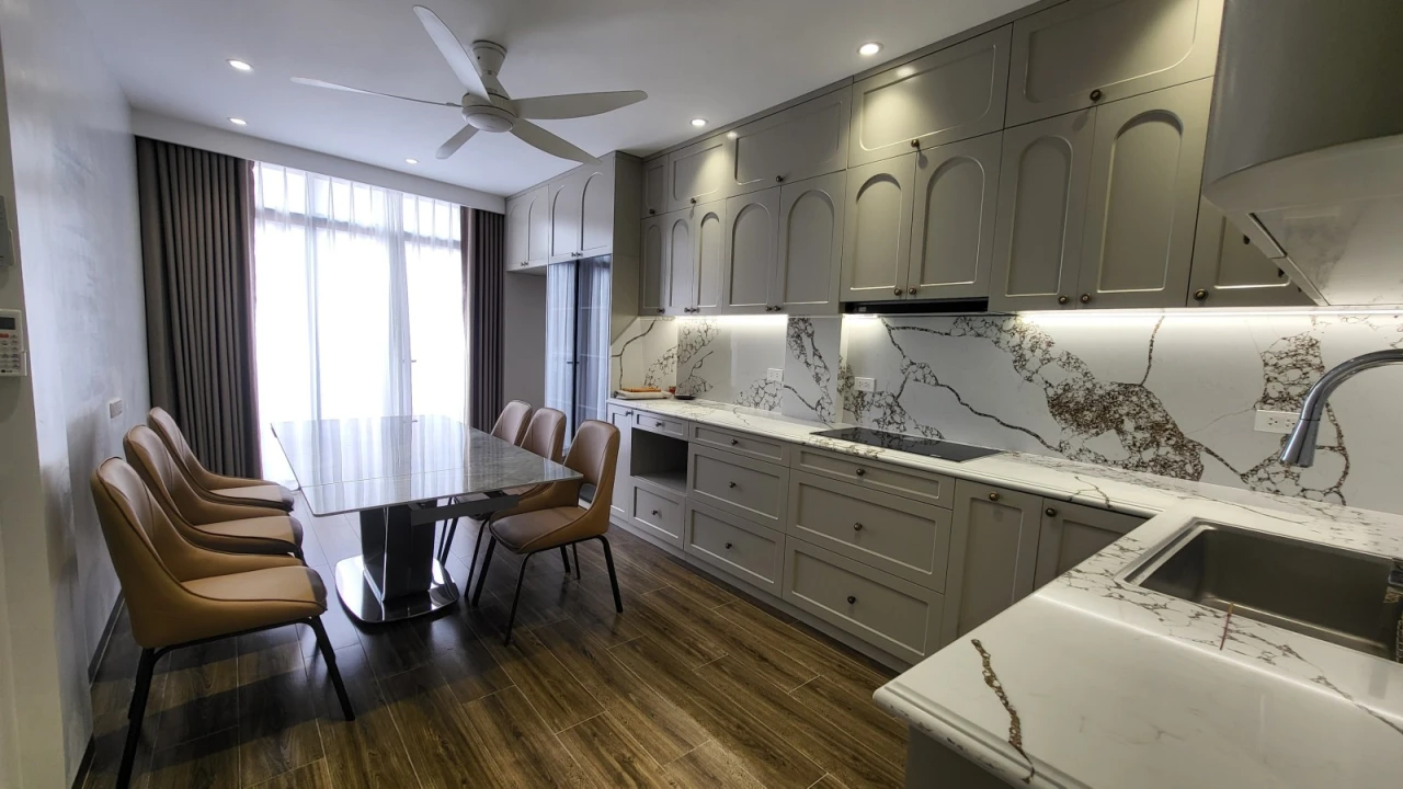 Ngõ Nông - Vài Bước Ra Ô Tô - Thang Máy - Mặt Tiền Rộng -  Full Nội Thất