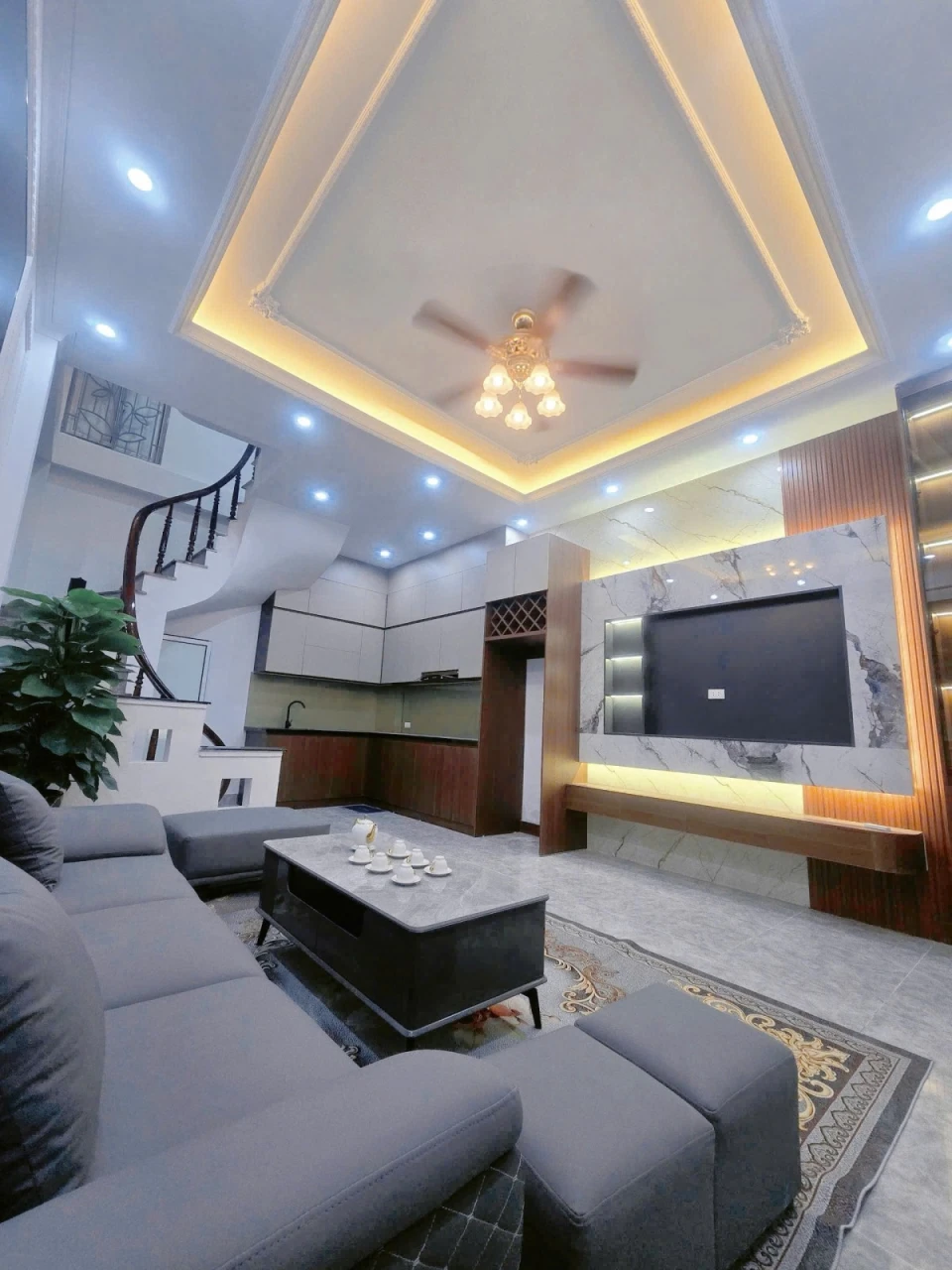 Cần Bán Nhanh Nhà Trương Định :  Mặt Ngõ Thông - Kinh Doanh-  Gần Ô Tô - Dân Xây