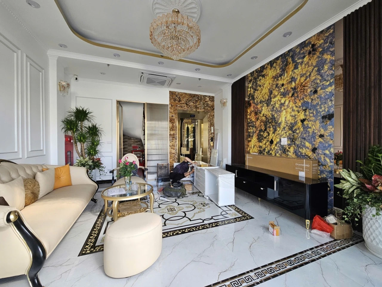 MẶT PHỐ MINH KHAI – KINH DOANH SẦM UẤT – VỈA HÈ RỘNG – THANG MÁY – NỘI THẤT ĐẲNG CẤP