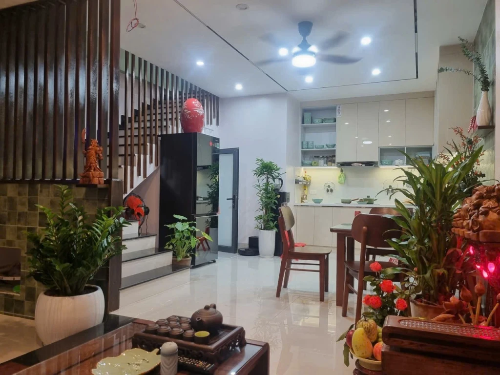 DÂN XÂY – VIEW THOÁNG SÁNG – MẶT TIỀN RỘNG - MẶT NGÕ TO THÔNG CÁC NGẢ – TIỀM NĂNG TĂNG GIÁ RÕ RỆT