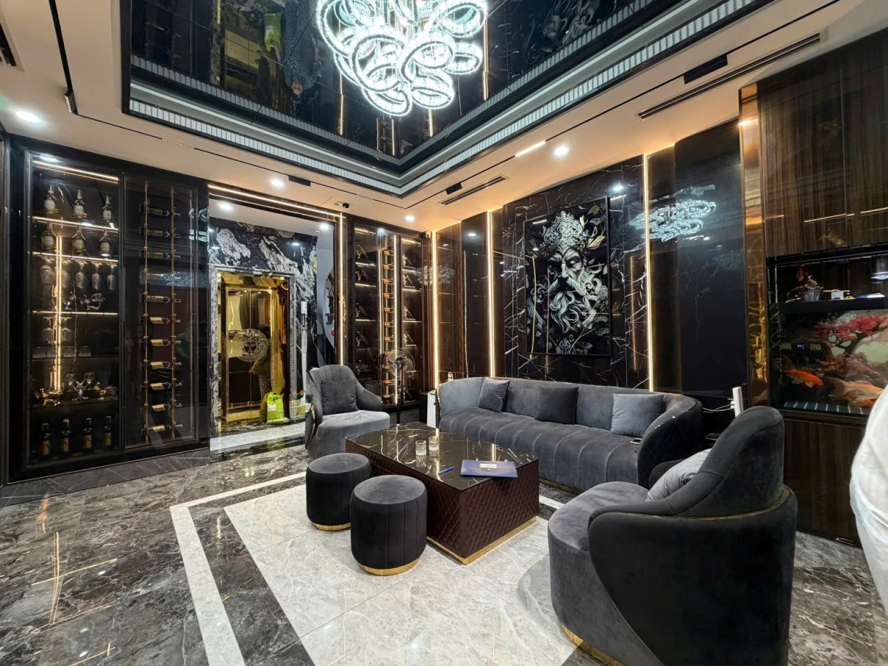 LÔ GÓC – THANG MÁY – TẶNG NỘI THẤT TIỀN TỶ – TRUNG TÂM PHỐ CỔ