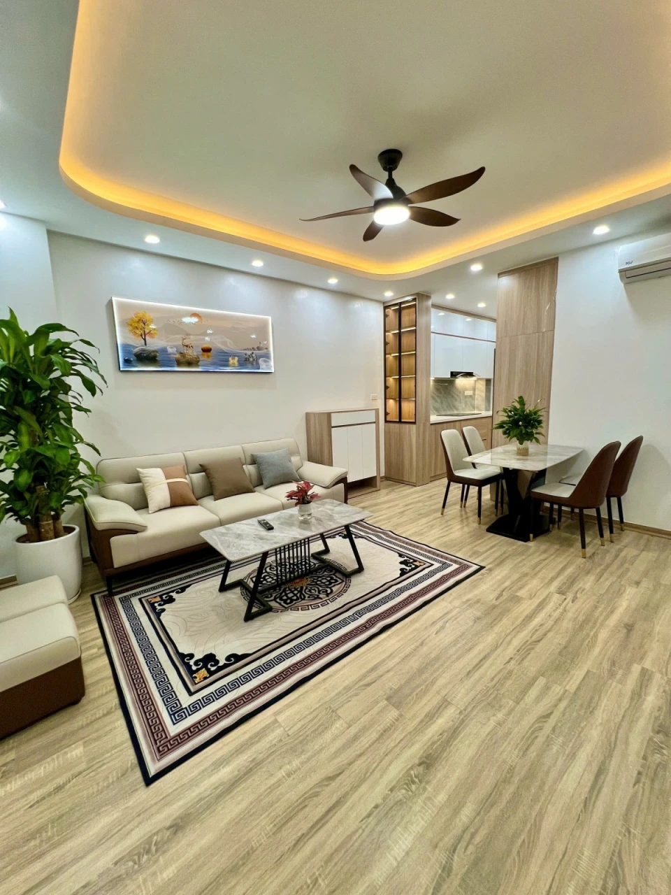 VIEW CÔNG VIÊN THỐNG NHẤT – NHÀ ĐẸP THANG MÁY – 1 NHÀ RA PHỐ – HIẾM TRUNG TÂM  *** Phù hợp VĂN PHÒNG – TRUNG TÂM DẠY HỌC – Ở SƯỚNG