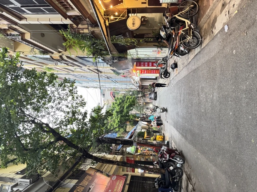 Cần Bán Nhà Võ Thị Sáu :  Ô Tô - Kinh Doanh - Dân Trí Cao - View Hồ