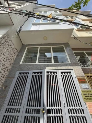 ĐỊNH CÔNG - 32m x6 tầng , hơn 5tỷ rưỡi, nhà đẹp sổ cất két sang tên ngay