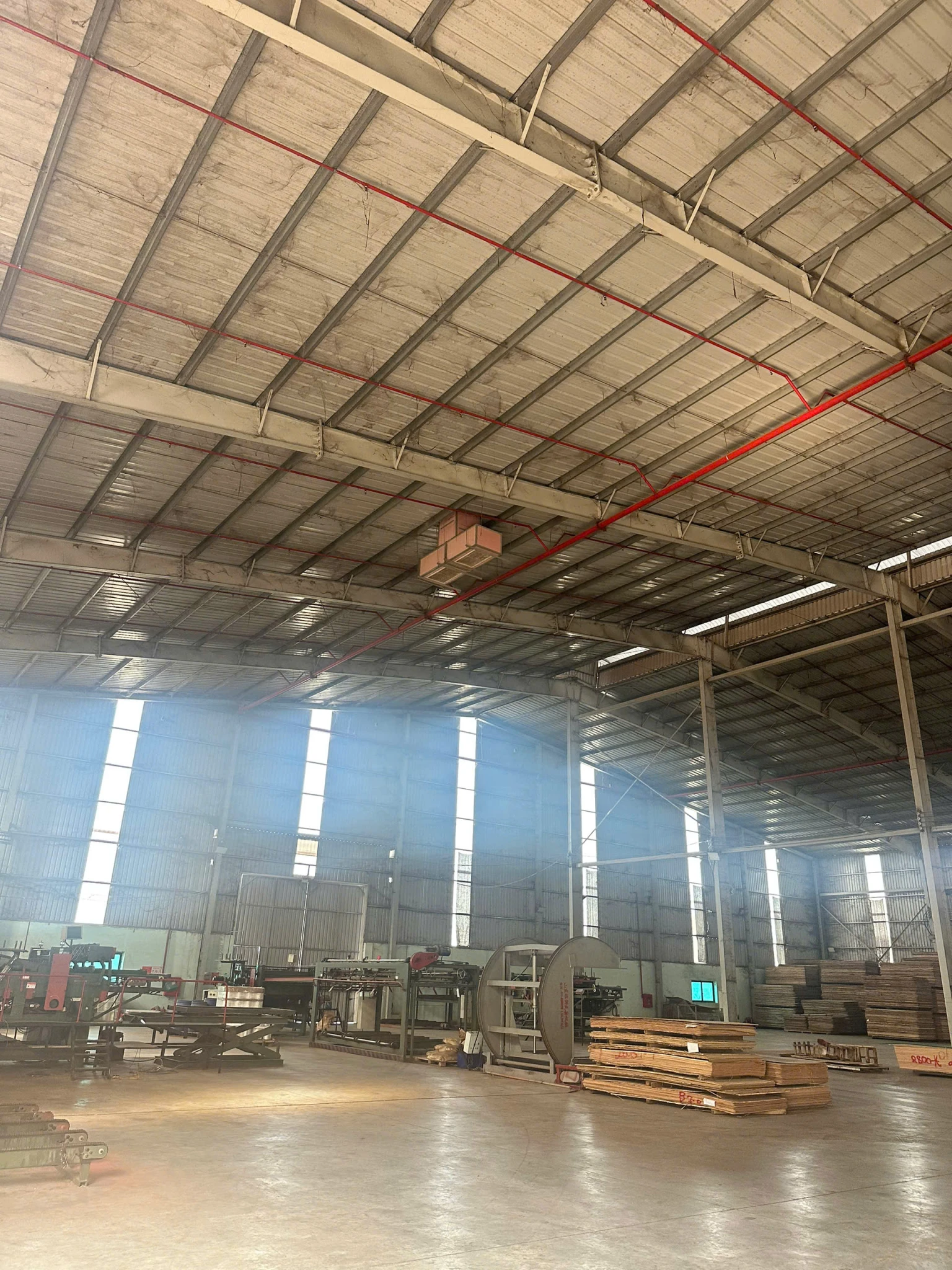 CHO THUÊ 2.500m2 KHO, XƯỞNG Tại VĂN LÂM. TỈNH HƯNG YÊN