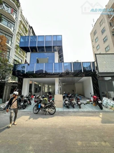 Góc 2MT Thạch Thị Thanh, Tân Định, Quận 1 - 10*18, 140m2 - 58 tỷ. Pháp lý chuẩn