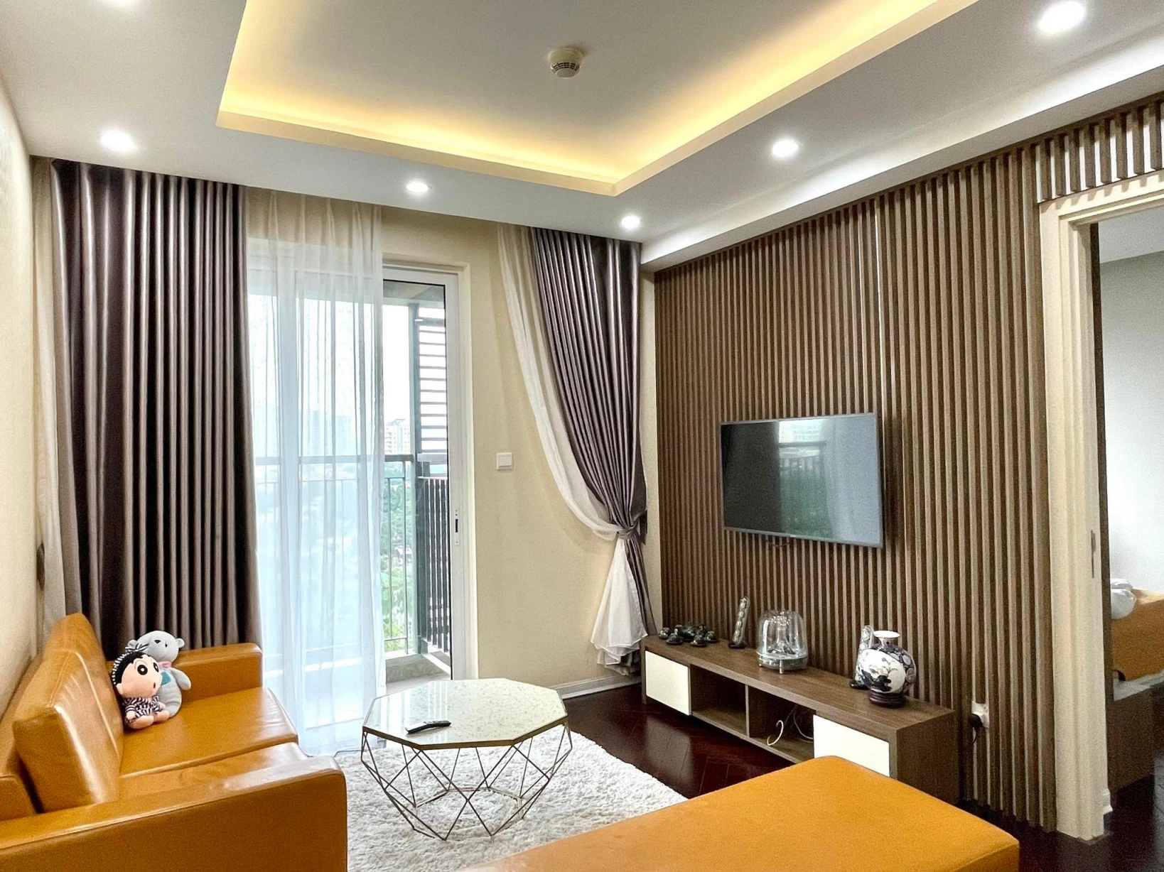 BÁN CĂN Seasons Avenue 2 ngủ 71m2 tầng trung bc Đông Nam, full đồ giá 6 tỷ