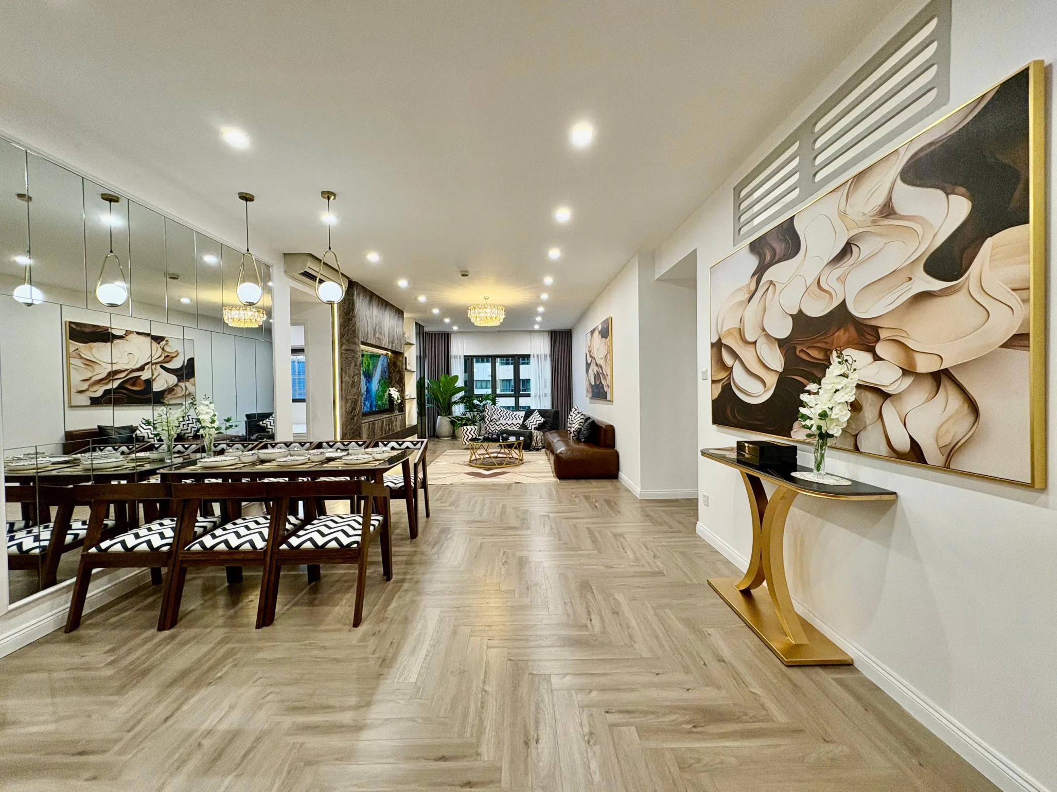 Chuyển xuống nhà đất chủ nhà gửi bán nhanh căn hộ 124m2 tại tòa C Mulberry Lane/ 8.1 tỷ