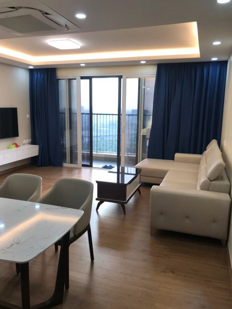 GĐ thiện chí bán căn 3 ngủ 95m2 view hồ, giá trao đổi tại tòa C3 Vinhomes D'capitale