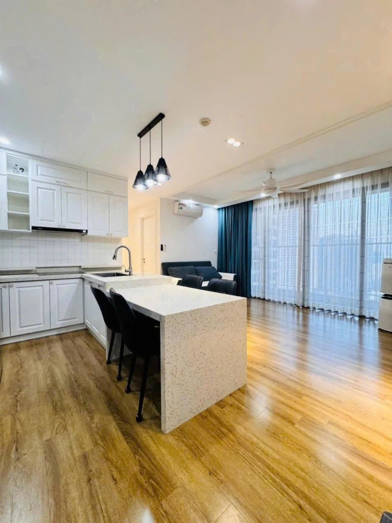 Vinhomes D’Capitale bán sớm căn 3PN 97m2 view trường Amsterdam giá 11 tỷ
