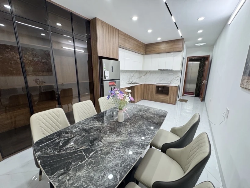 XUÂN THỦY 35M x6 TẦNG THANG MÁY 12,950 TỶ NHÀ ĐẸP FULL NỘI THẤT MẶT NGÕ THÔNG,20M RA PHỐ