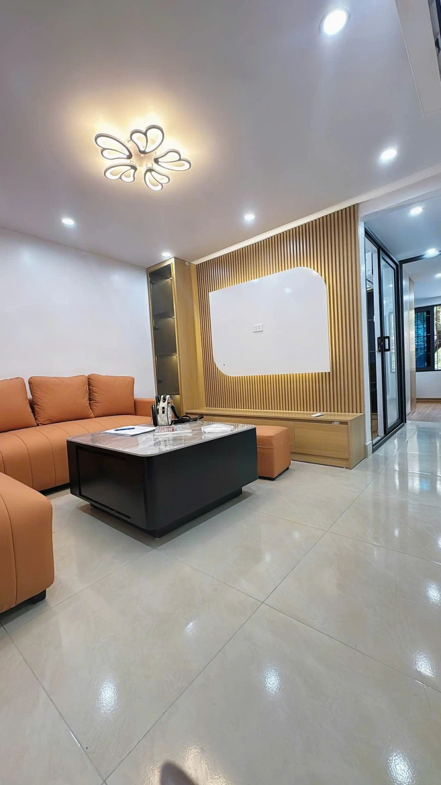 BÁN CĂN HỘ TẬP THỂ PHỐ 8/3, BẠCH MAI, HAI BÀ TRƯNG 55M 3.1 TỶ